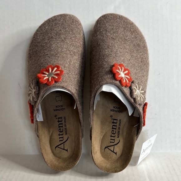 NWT Aventi Made In Spain Flower Padded Sock Clogs - Picture 2 of 7